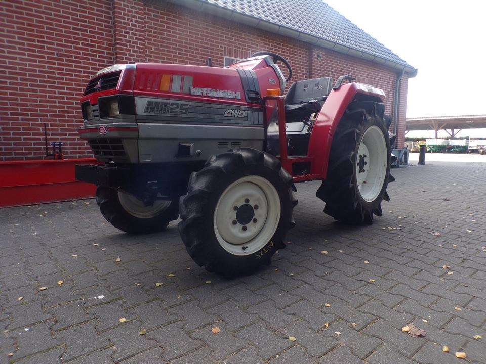 Kleintraktor Mitsubishi MT25 - Mali traktor: slika 1 Kleintraktor Mitsubishi MT25 - Mali traktor: slika 1