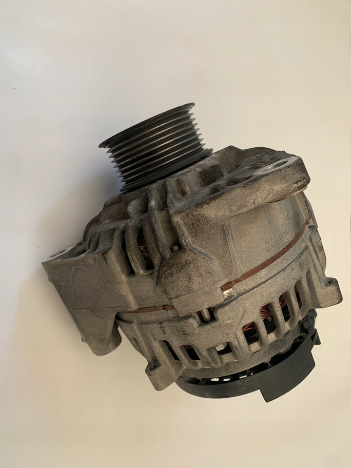 ALTERNATOR MAN TGX TGS EURO 6 D2676 LF26 - Motor i delovi za Kamion: slika 1 ALTERNATOR MAN TGX TGS EURO 6 D2676 LF26 - Motor i delovi za Kamion: slika 1