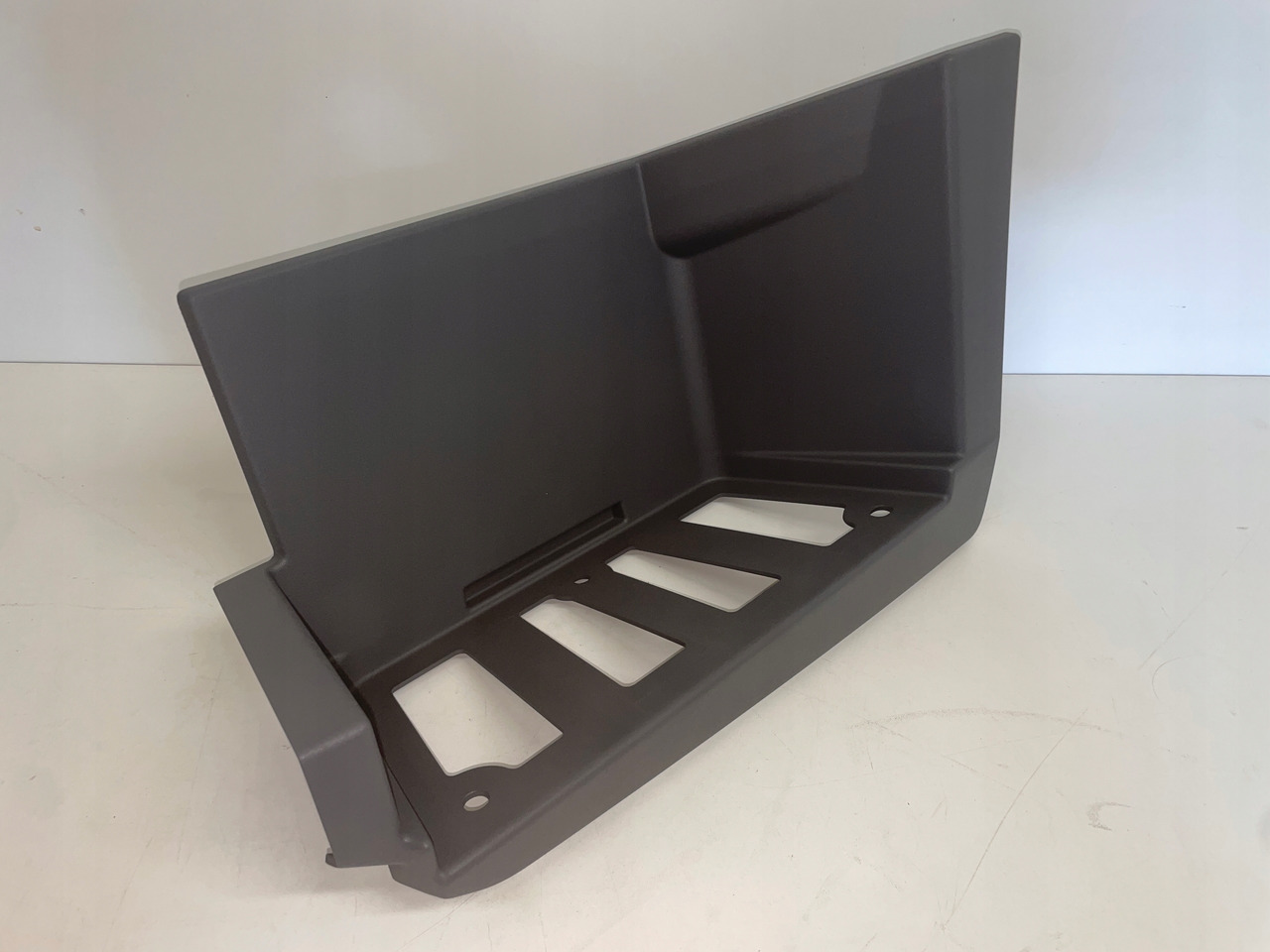 DOLNY STOPIEŃ STOPNICA MAN TGL TGM TGL-3 81615200327 - Prag za Kamion: slika 2 DOLNY STOPIEŃ STOPNICA MAN TGL TGM TGL-3 81615200327 - Prag za Kamion: slika 2