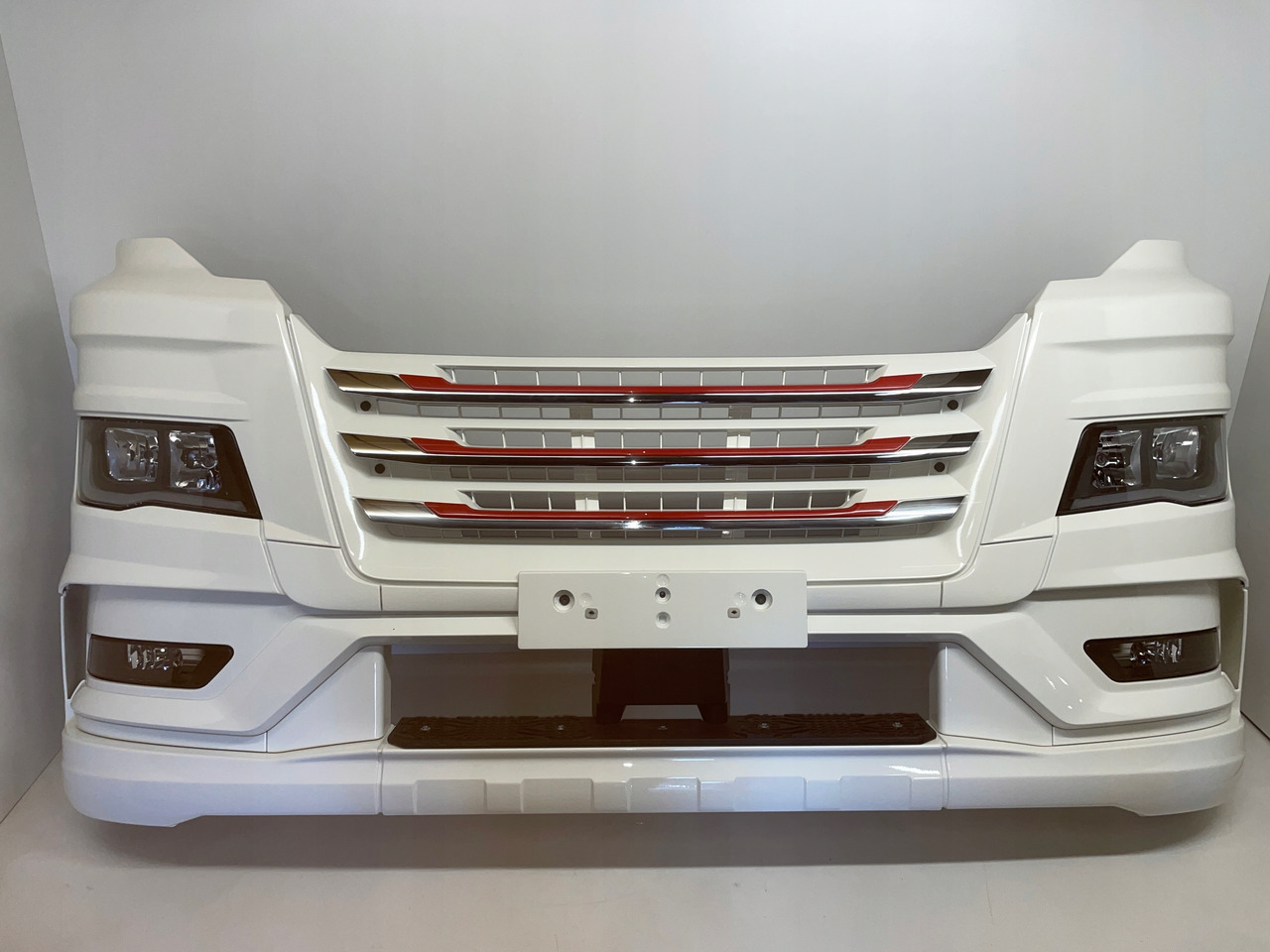 KOMPLETNY ZDERZAK MAN TG3 TGX3 TGX 3 ORYGINALNY KOLOR RAL 9010 - Branik za Kamion: slika 1 KOMPLETNY ZDERZAK MAN TG3 TGX3 TGX 3 ORYGINALNY KOLOR RAL 9010 - Branik za Kamion: slika 1