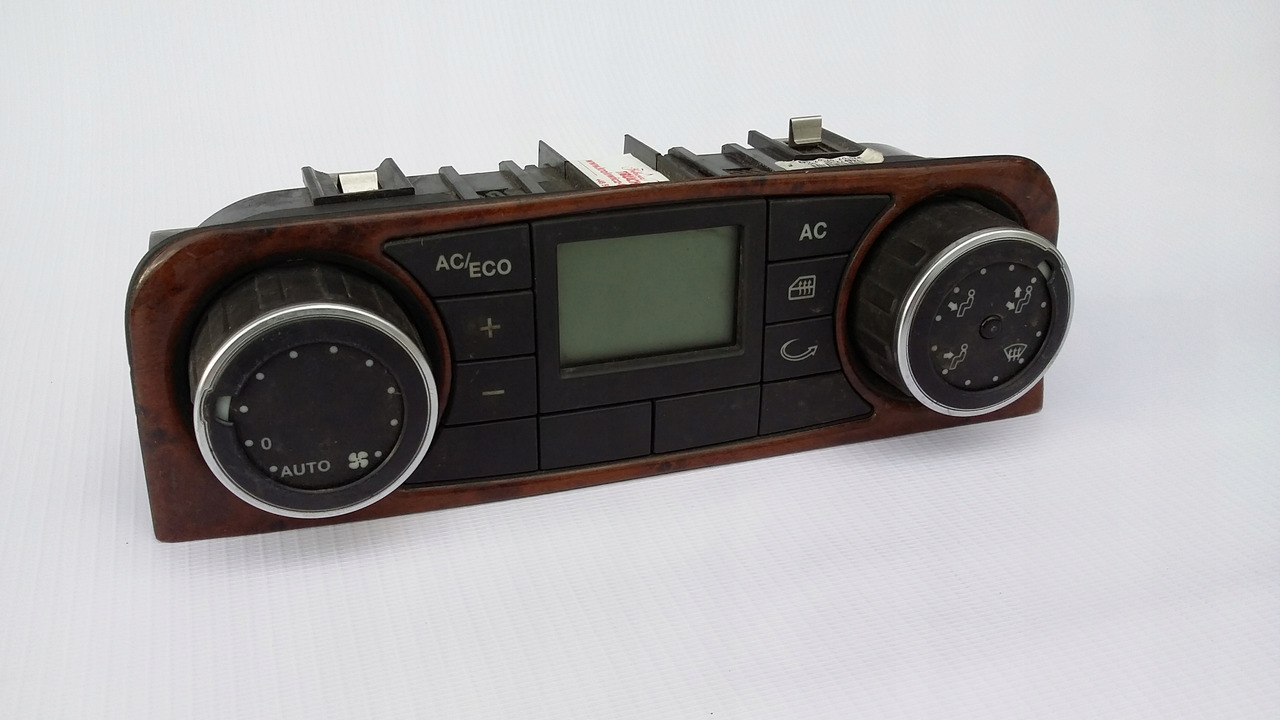 PANEL STEROWNIK KLIMATYZACJI MAN TGX TGS NR 968 - Komandna tabla za Kamion: slika 1 PANEL STEROWNIK KLIMATYZACJI MAN TGX TGS NR 968 - Komandna tabla za Kamion: slika 1