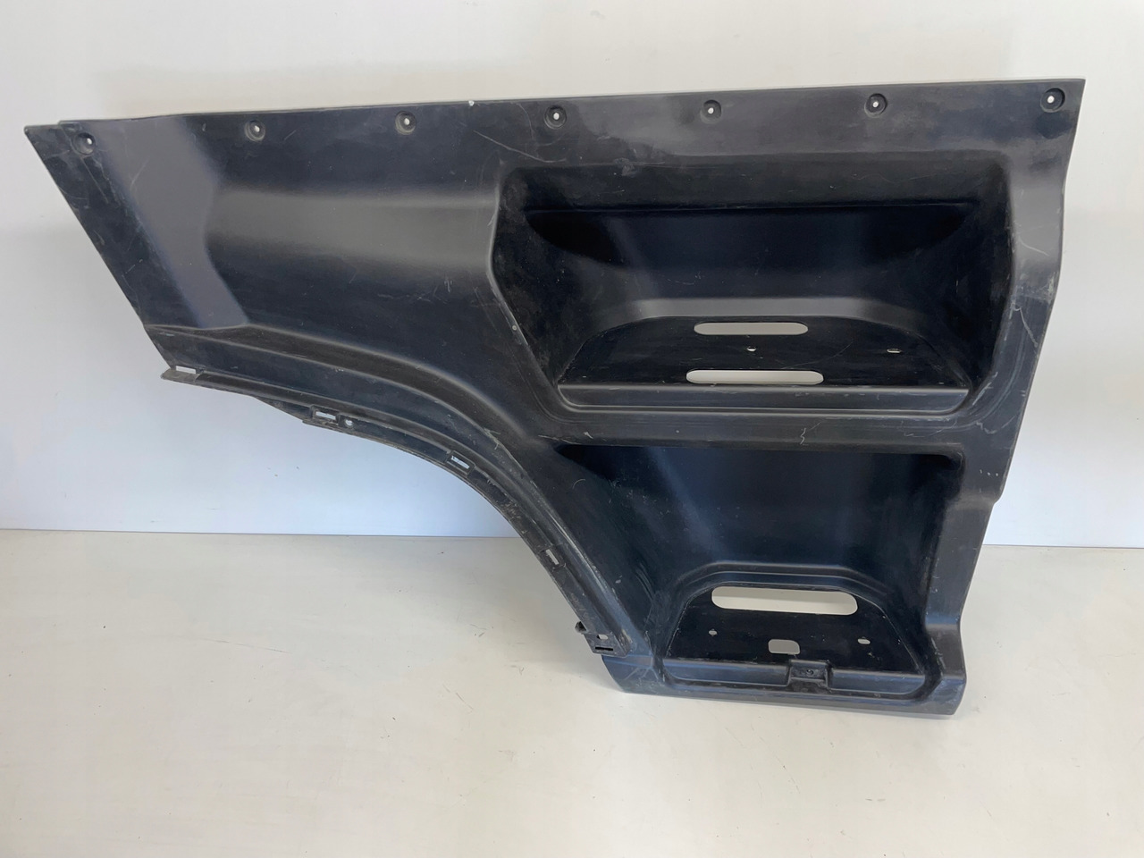 PRAWA STOPNICA MAN F-MAX FMAX STOPIEŃ - Prag za Kamion: slika 1 PRAWA STOPNICA MAN F-MAX FMAX STOPIEŃ - Prag za Kamion: slika 1