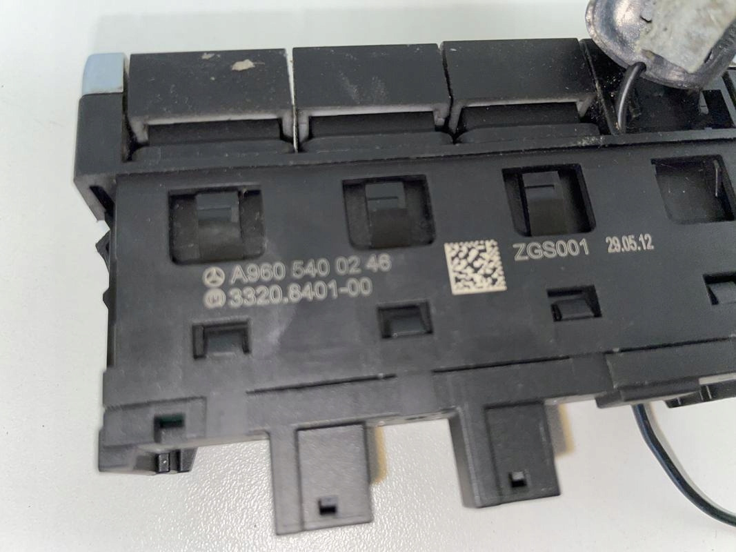 WŁĄCZNIK PANEL STERUJĄCY ACTROS MP4 A9605400246 - Komandna tabla za Kamion: slika 2 WŁĄCZNIK PANEL STERUJĄCY ACTROS MP4 A9605400246 - Komandna tabla za Kamion: slika 2