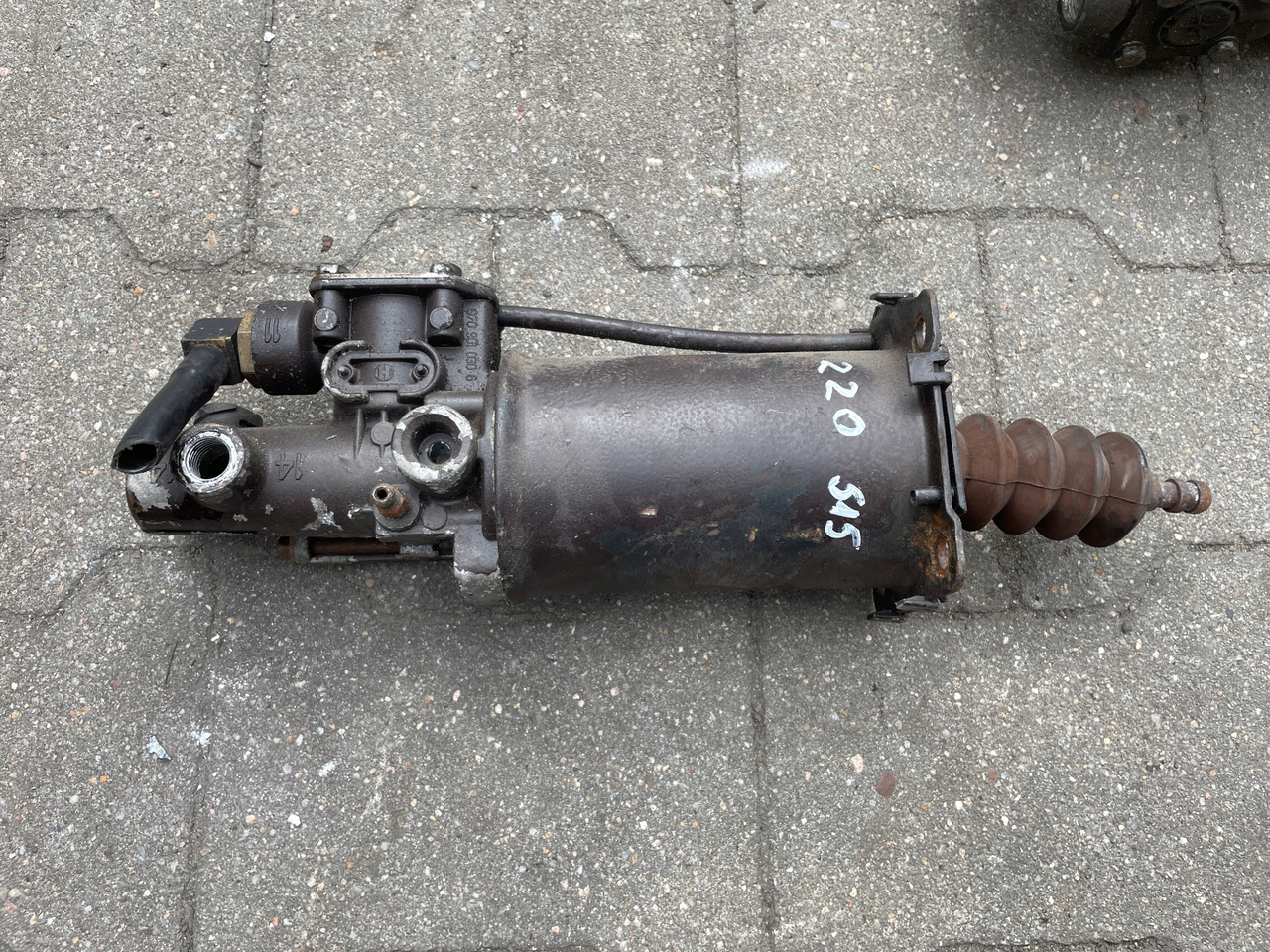 WYBIERAK SKRZYNI BIEGÓW WYSPRZĘGLIK ZAWÓR MAN TGA TGS TGX 9700514127 - Cilindar kvačila za Kamion: slika 1 WYBIERAK SKRZYNI BIEGÓW WYSPRZĘGLIK ZAWÓR MAN TGA TGS TGX 9700514127 - Cilindar kvačila za Kamion: slika 1