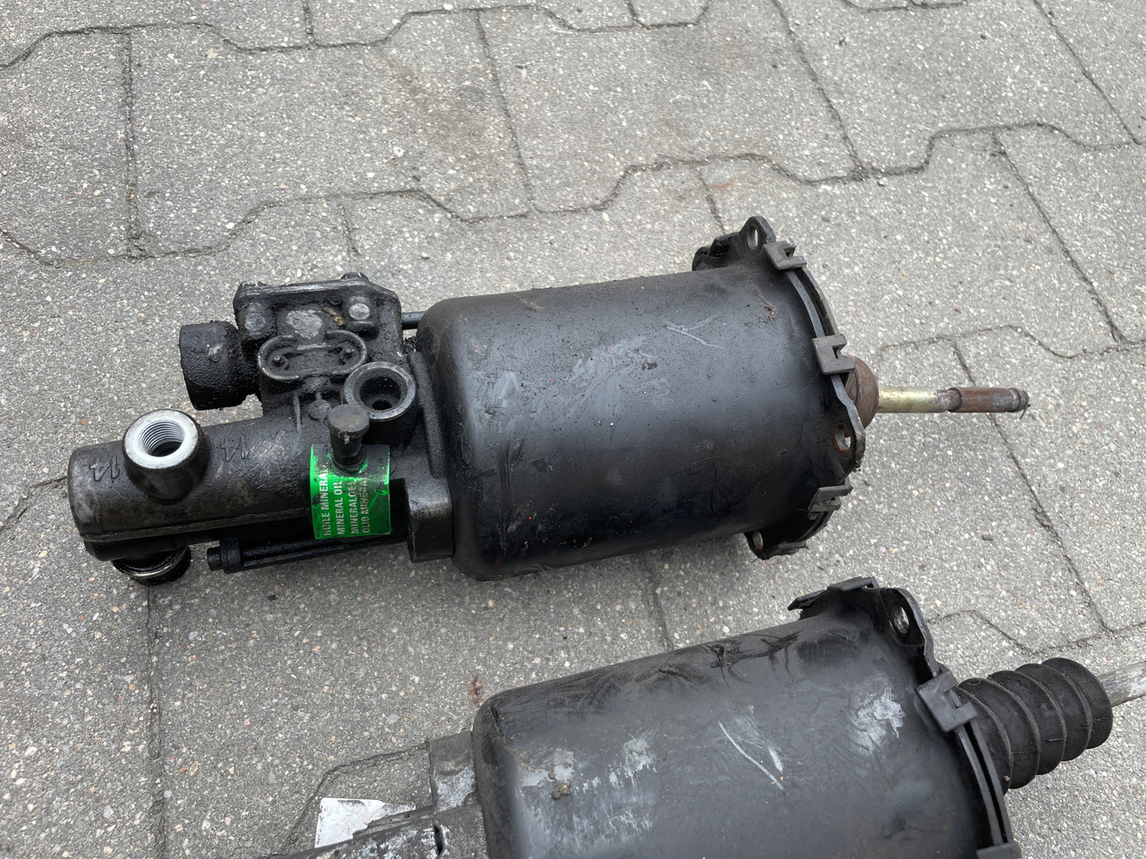 WYBIERAK SKRZYNI BIEGÓW WYSPRZĘGLIK ZAWÓR MAN TGA TGS TGX 9700514127 - Cilindar kvačila za Kamion: slika 3 WYBIERAK SKRZYNI BIEGÓW WYSPRZĘGLIK ZAWÓR MAN TGA TGS TGX 9700514127 - Cilindar kvačila za Kamion: slika 3