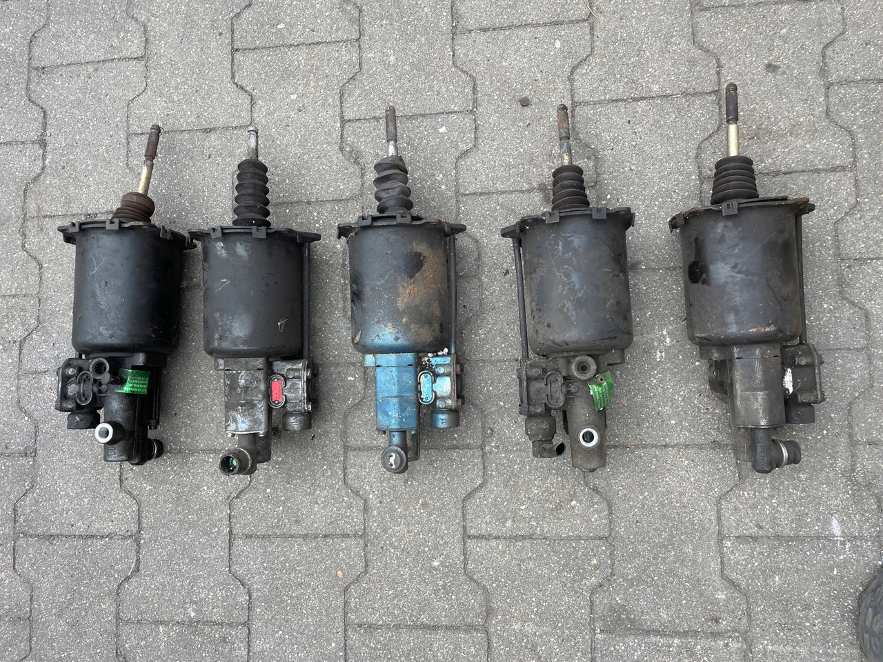 WYBIERAK SKRZYNI BIEGÓW WYSPRZĘGLIK ZAWÓR MAN TGA TGS TGX 9700514127 - Cilindar kvačila za Kamion: slika 2 WYBIERAK SKRZYNI BIEGÓW WYSPRZĘGLIK ZAWÓR MAN TGA TGS TGX 9700514127 - Cilindar kvačila za Kamion: slika 2