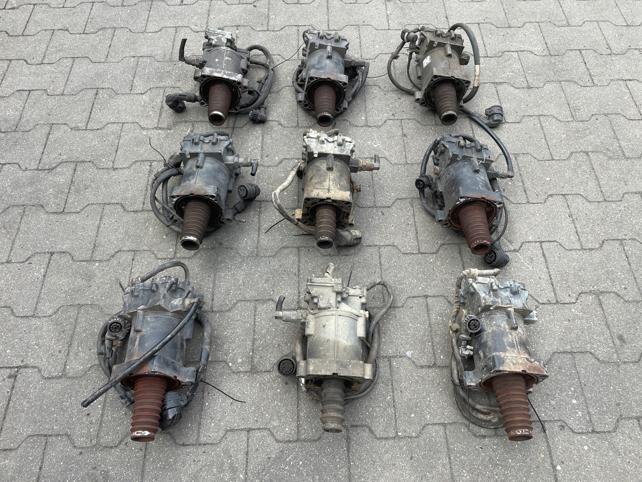 WYSPRZĘGLIK SKRZYNI MAN TGX TGS TGA AUTOMAT K013727 - Cilindar kvačila za Kamion: slika 2 WYSPRZĘGLIK SKRZYNI MAN TGX TGS TGA AUTOMAT K013727 - Cilindar kvačila za Kamion: slika 2