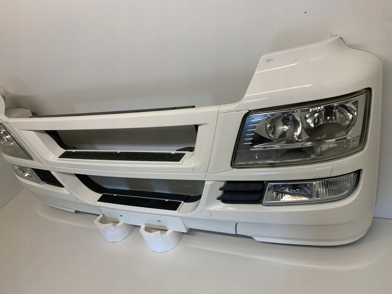 ZDERZAK XENON MAN TGS - Branik za Kamion: slika 5 ZDERZAK XENON MAN TGS - Branik za Kamion: slika 5