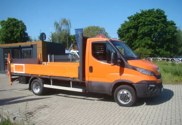 Iveco DAILY 35 C 15 WINDA 750KG 3.5T NA HAKU - Dostavno vozilo s ravnom platformom: slika 4 Iveco DAILY 35 C 15 WINDA 750KG 3.5T NA HAKU - Dostavno vozilo s ravnom platformom: slika 4