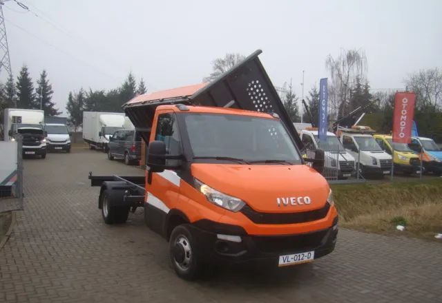 Iveco DAILY 35 C 3-STONNA WYWROTKA - Dostavno vozilo kiper: slika 3 Iveco DAILY 35 C 3-STONNA WYWROTKA - Dostavno vozilo kiper: slika 3