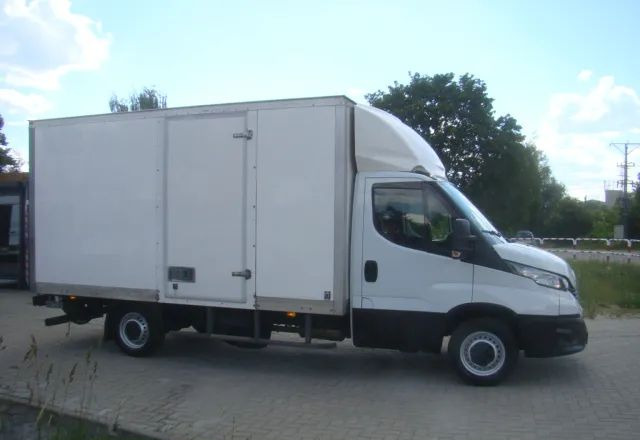 Iveco DAILY 35 S 16 3.0TDI WINDA 3.5T 4.20M - Dostavno vozilo sa zatvorenim sandukom: slika 5 Iveco DAILY 35 S 16 3.0TDI WINDA 3.5T 4.20M - Dostavno vozilo sa zatvorenim sandukom: slika 5