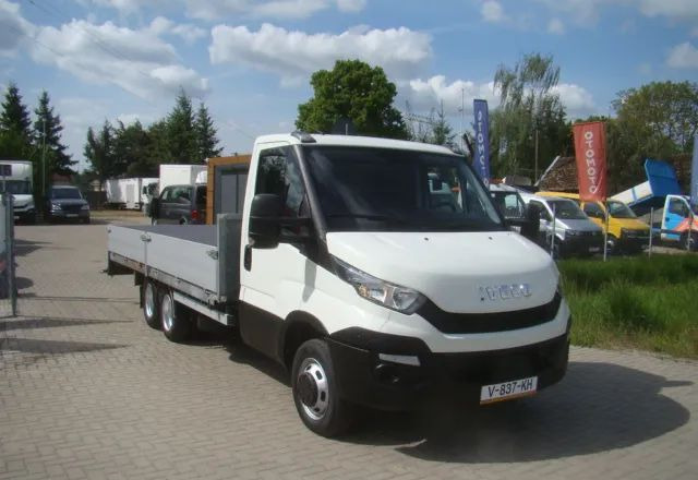Iveco DAILY 40 C 17 3.0TDI CLIXSTAR PRAWOJAZDY E DO B 3400KGŁADOWNOŚCI - Dostavno vozilo s ravnom platformom: slika 4 Iveco DAILY 40 C 17 3.0TDI CLIXSTAR PRAWOJAZDY E DO B 3400KGŁADOWNOŚCI - Dostavno vozilo s ravnom platformom: slika 4
