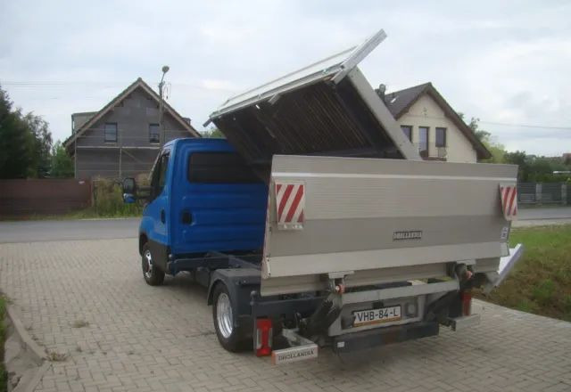 Iveco DAILY 50 C 17 3.0TDI WYWROTKA WINDA MECHANICZNA PRZYSTAWKA DO HYDRAULIKI - Dostavno vozilo kiper: slika 5 Iveco DAILY 50 C 17 3.0TDI WYWROTKA WINDA MECHANICZNA PRZYSTAWKA DO HYDRAULIKI - Dostavno vozilo kiper: slika 5