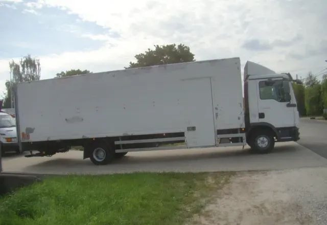 MAN TGL 12-220 8.10M KLIMA WINDA 2000KG - Kamion sa zatvorenim sandukom: slika 5 MAN TGL 12-220 8.10M KLIMA WINDA 2000KG - Kamion sa zatvorenim sandukom: slika 5