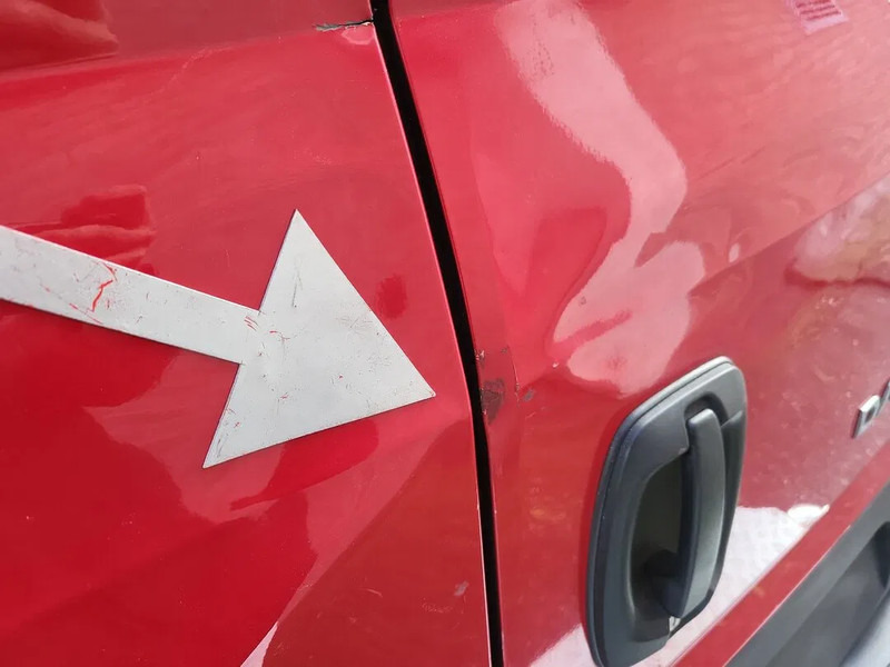 Furgon, Dostavno vozilo sa duplom kabinom Iveco Daily 35S12: slika 13 Furgon, Dostavno vozilo sa duplom kabinom Iveco Daily 35S12: slika 13