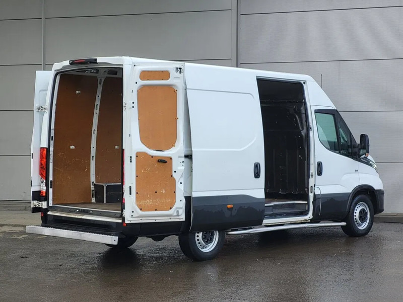 Iveco Daily 35S14 - Furgon, Dostavno vozilo sa duplom kabinom: slika 3 Iveco Daily 35S14 - Furgon, Dostavno vozilo sa duplom kabinom: slika 3