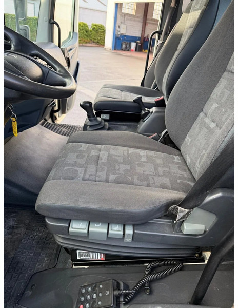 Mercedes-Benz Atego 816 - Kamion sa tovarnim sandukom: slika 2 Mercedes-Benz Atego 816 - Kamion sa tovarnim sandukom: slika 2