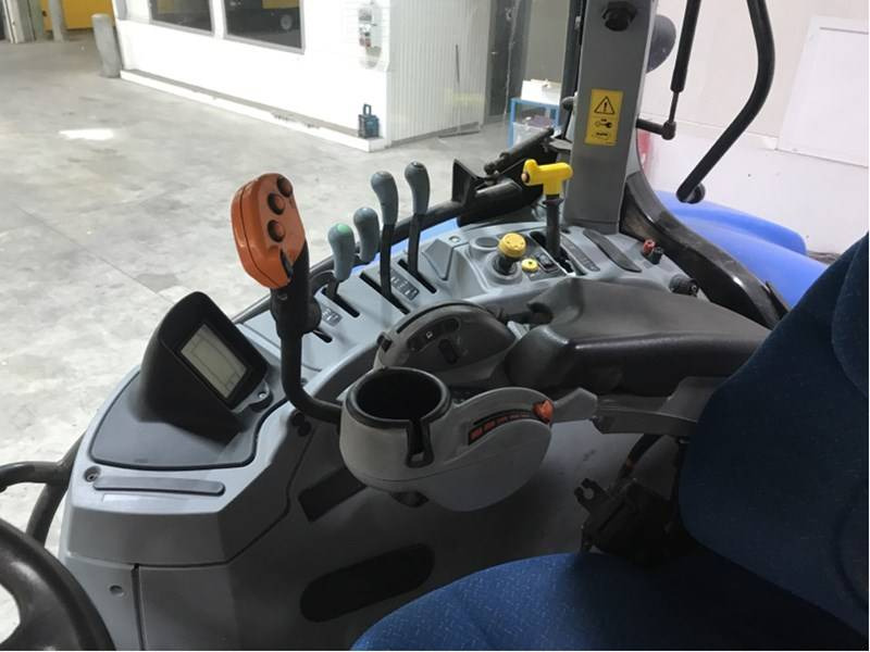 New Holland T7.250 - Traktor: slika 5 New Holland T7.250 - Traktor: slika 5