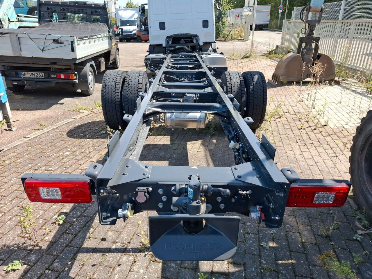 Iveco ML 140-280 FFH, Fahrgestell, Luft, Klima, ... - Kamion sa golom šasijom i zatvorenom kabinom: slika 2 Iveco ML 140-280 FFH, Fahrgestell, Luft, Klima, ... - Kamion sa golom šasijom i zatvorenom kabinom: slika 2