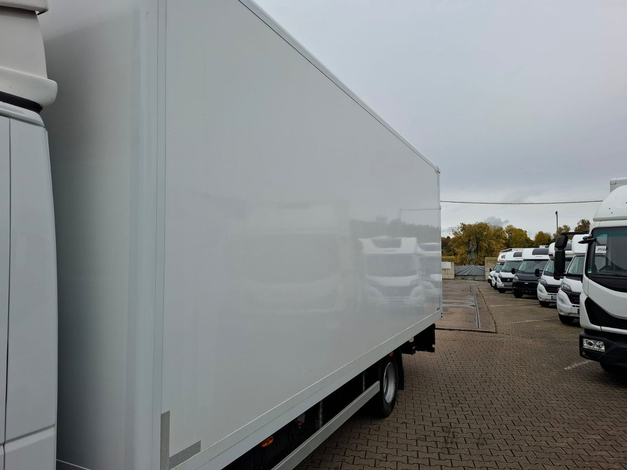 Iveco ML75-210P,LBW,Klima,Automatik,Spoiler, - Kamion sa zatvorenim sandukom: slika 5 Iveco ML75-210P,LBW,Klima,Automatik,Spoiler, - Kamion sa zatvorenim sandukom: slika 5