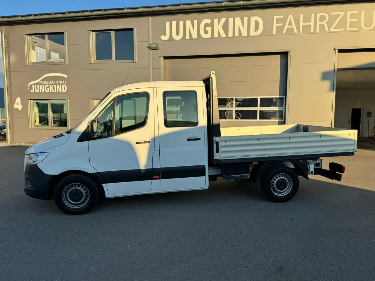 Mercedes-Benz Sprinter 317 CDI Lang DoKa Pritsche AHK 3,5t - Dostavno vozilo s ravnom platformom, Dostavno vozilo sa duplom kabinom: slika 1 Mercedes-Benz Sprinter 317 CDI Lang DoKa Pritsche AHK 3,5t - Dostavno vozilo s ravnom platformom, Dostavno vozilo sa duplom kabinom: slika 1