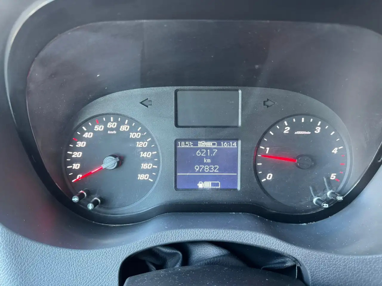 Mercedes-Benz Sprinter 317 CDI Lang DoKa Pritsche AHK 3,5t - Dostavno vozilo s ravnom platformom, Dostavno vozilo sa duplom kabinom: slika 4 Mercedes-Benz Sprinter 317 CDI Lang DoKa Pritsche AHK 3,5t - Dostavno vozilo s ravnom platformom, Dostavno vozilo sa duplom kabinom: slika 4