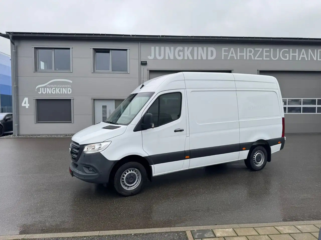 Mercedes-Benz Sprinter 317 CDI Lang Hoch Klima MBUX AHK 2,8t - Furgon: slika 1 Mercedes-Benz Sprinter 317 CDI Lang Hoch Klima MBUX AHK 2,8t - Furgon: slika 1