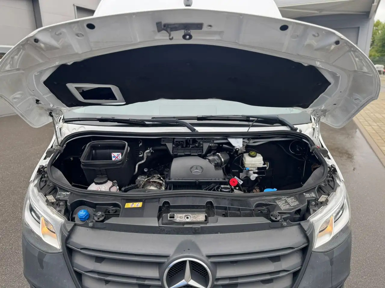 Mercedes-Benz Sprinter 317 CDI Lang Hoch Klima MBUX AHK 2,8t - Furgon: slika 4 Mercedes-Benz Sprinter 317 CDI Lang Hoch Klima MBUX AHK 2,8t - Furgon: slika 4