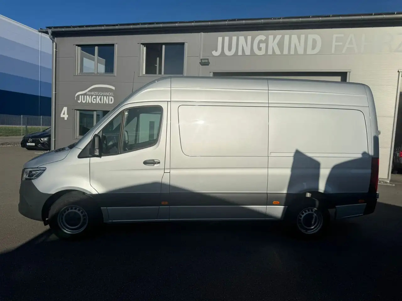 Mercedes-Benz Sprinter 317 CDI Lang Hoch Klima MBUX Silber LED - Furgon: slika 1 Mercedes-Benz Sprinter 317 CDI Lang Hoch Klima MBUX Silber LED - Furgon: slika 1