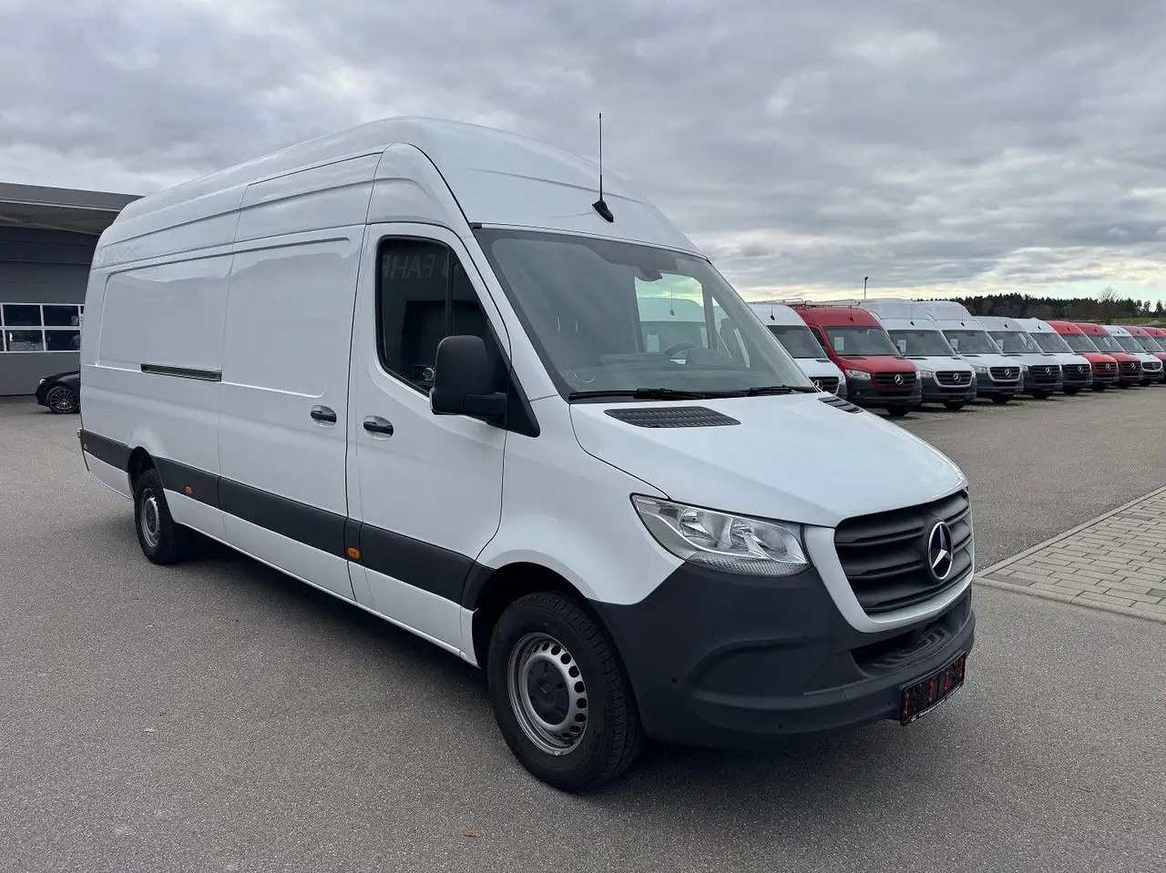 Mercedes-Benz Sprinter 317 CDI Maxi Lang Extralang XXL MBUX - Furgon: slika 2 Mercedes-Benz Sprinter 317 CDI Maxi Lang Extralang XXL MBUX - Furgon: slika 2
