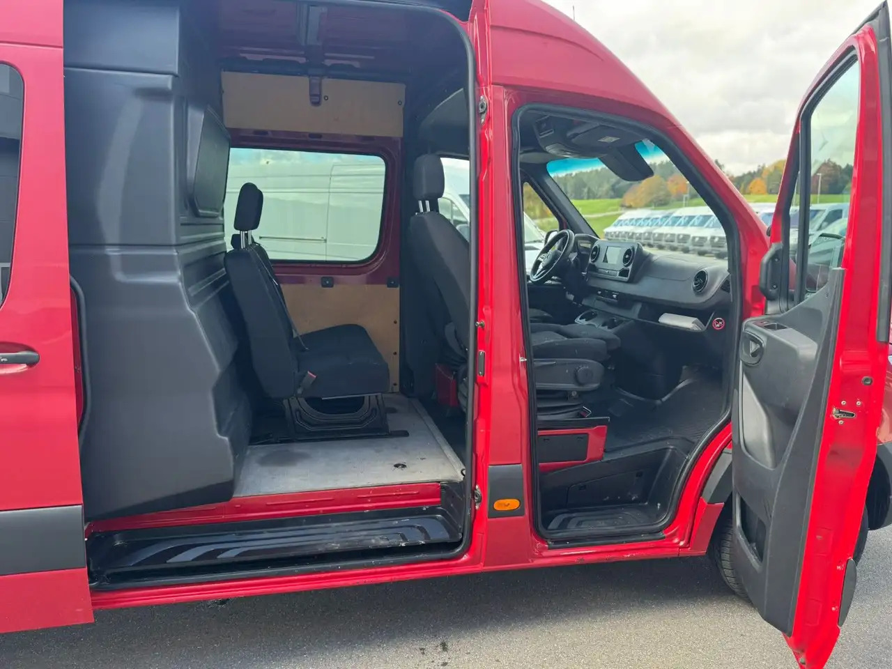 Novu Furgon Mercedes-Benz Sprinter 317 CDI Maxi Lang Mixto AHK 3,5t MBUX: slika 10 Novu Furgon Mercedes-Benz Sprinter 317 CDI Maxi Lang Mixto AHK 3,5t MBUX: slika 10