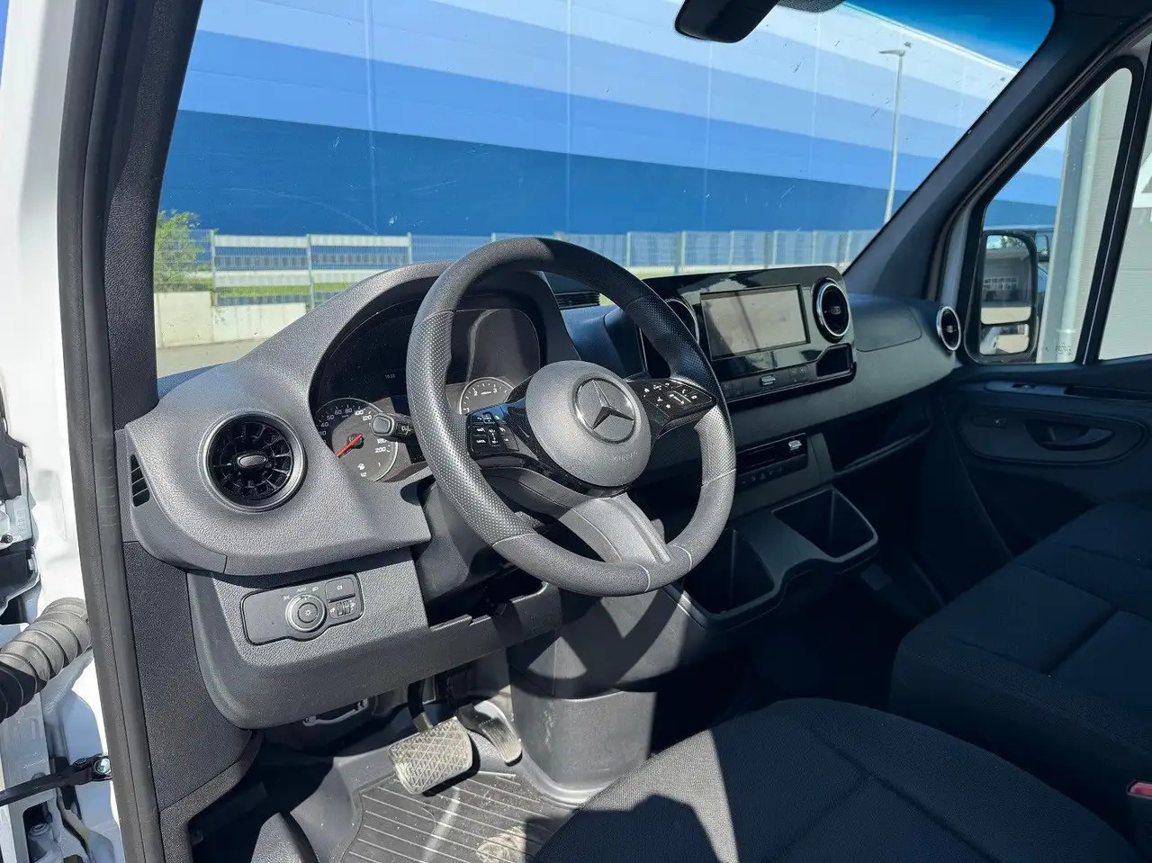 Furgon Mercedes-Benz Sprinter 317 CDI Maxi Lang XXL Extralang MBUX: slika 11