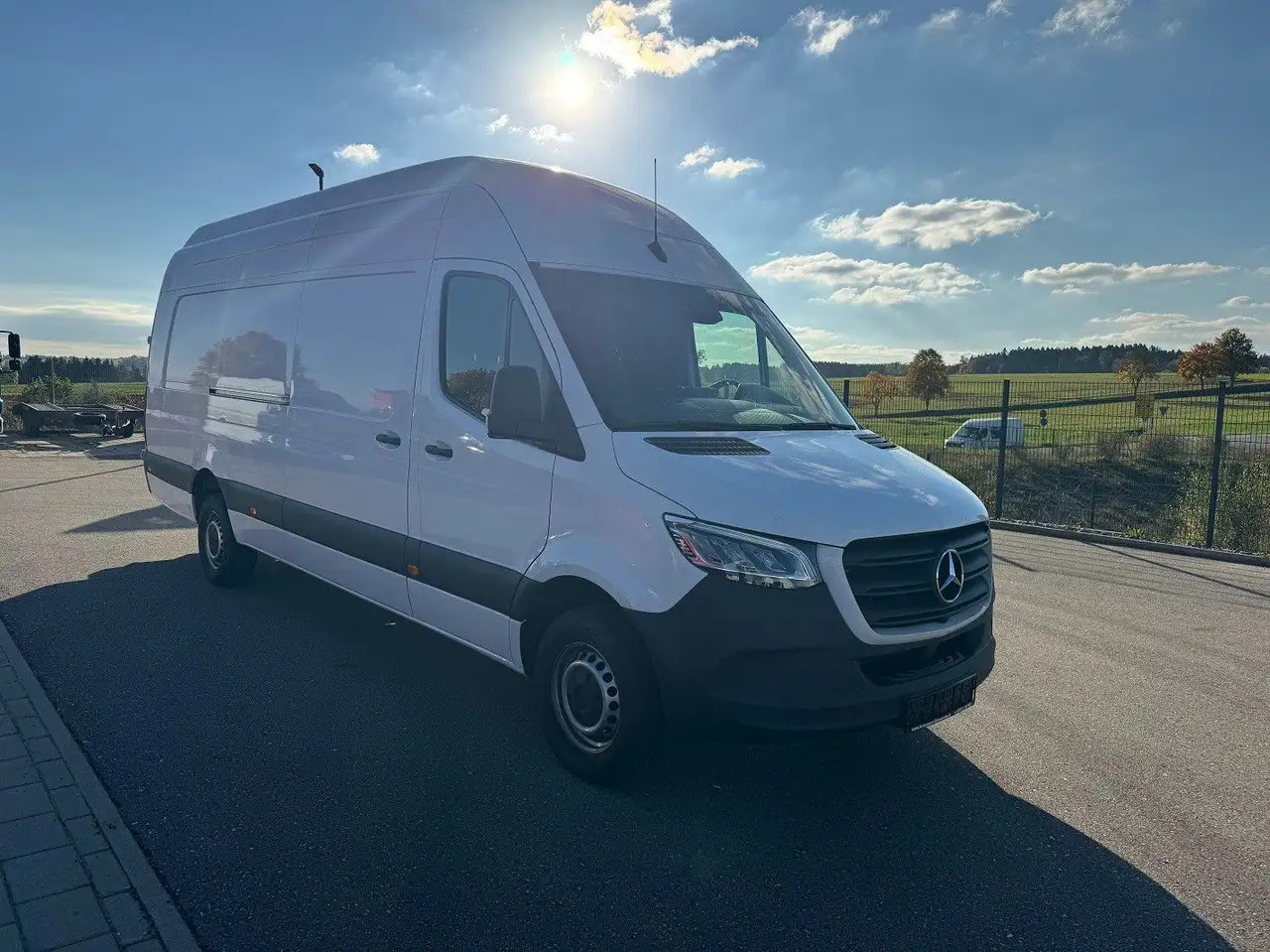 Mercedes-Benz Sprinter 319 CDI Maxi Lang Extralang XXL LED - Furgon: slika 2 Mercedes-Benz Sprinter 319 CDI Maxi Lang Extralang XXL LED - Furgon: slika 2