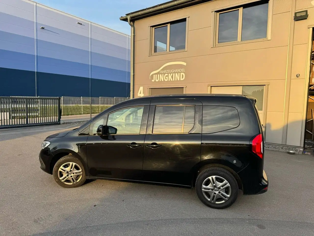 Mercedes-Benz T-Class T -Klasse 160 d standard - Automobil: slika 1 Mercedes-Benz T-Class T -Klasse 160 d standard - Automobil: slika 1