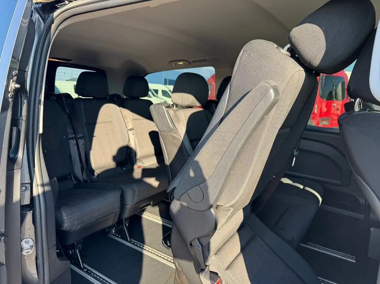 Automobil Mercedes-Benz Vito Tourer 119 CDI Edition 4x4 Lang: slika 11 Automobil Mercedes-Benz Vito Tourer 119 CDI Edition 4x4 Lang: slika 11