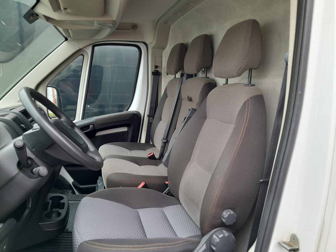 Dostavno vozilo sa zatvorenim sandukom PEUGEOT BOXER 2.2 BlueHDI 350 FT L3H2 Pro: slika 10