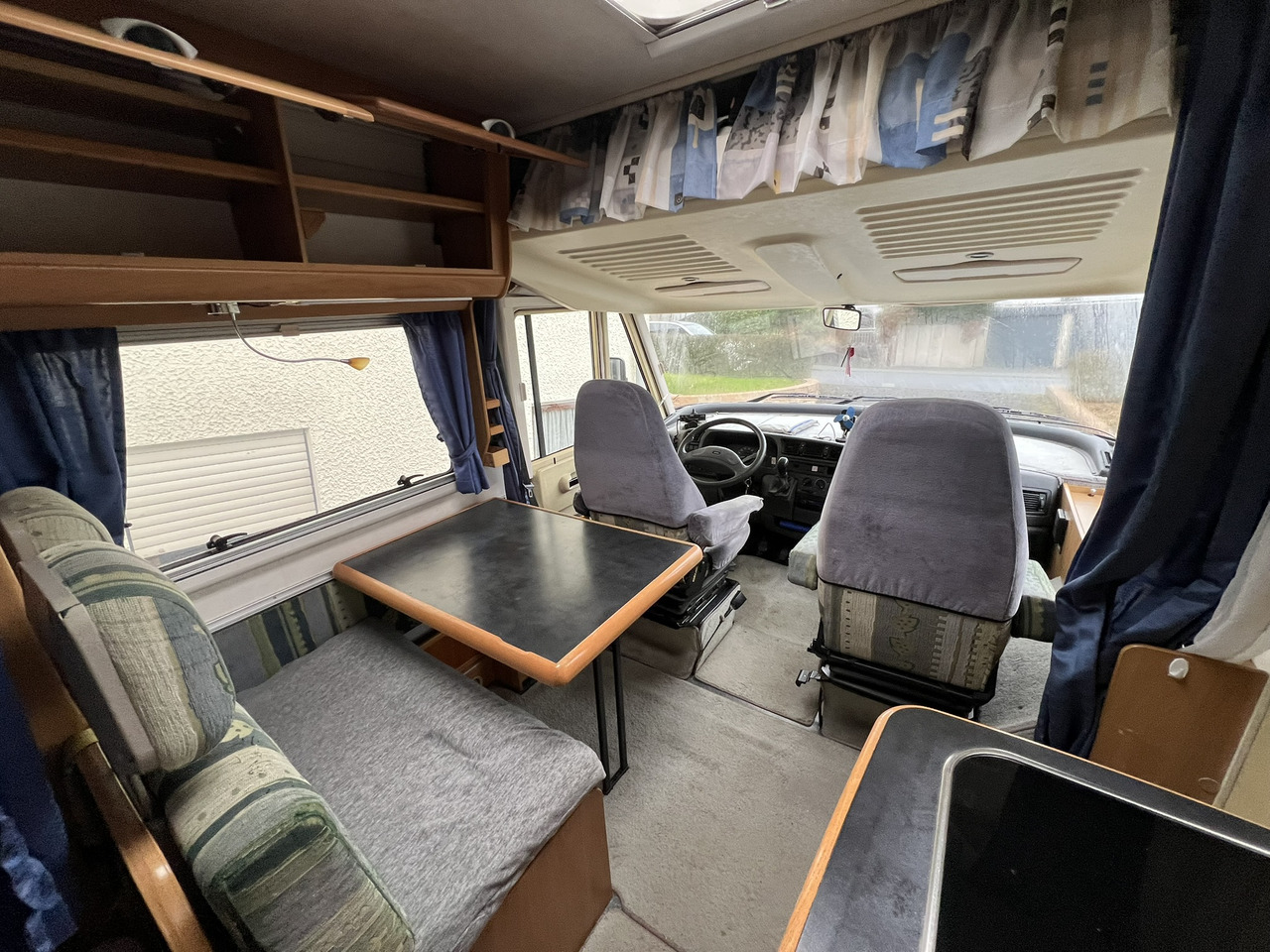 HYMER / ERIBA B-Klasse 574 incl. Hubbett - Markise - 3,85 to - Integrisani kamper: slika 3 HYMER / ERIBA B-Klasse 574 incl. Hubbett - Markise - 3,85 to - Integrisani kamper: slika 3