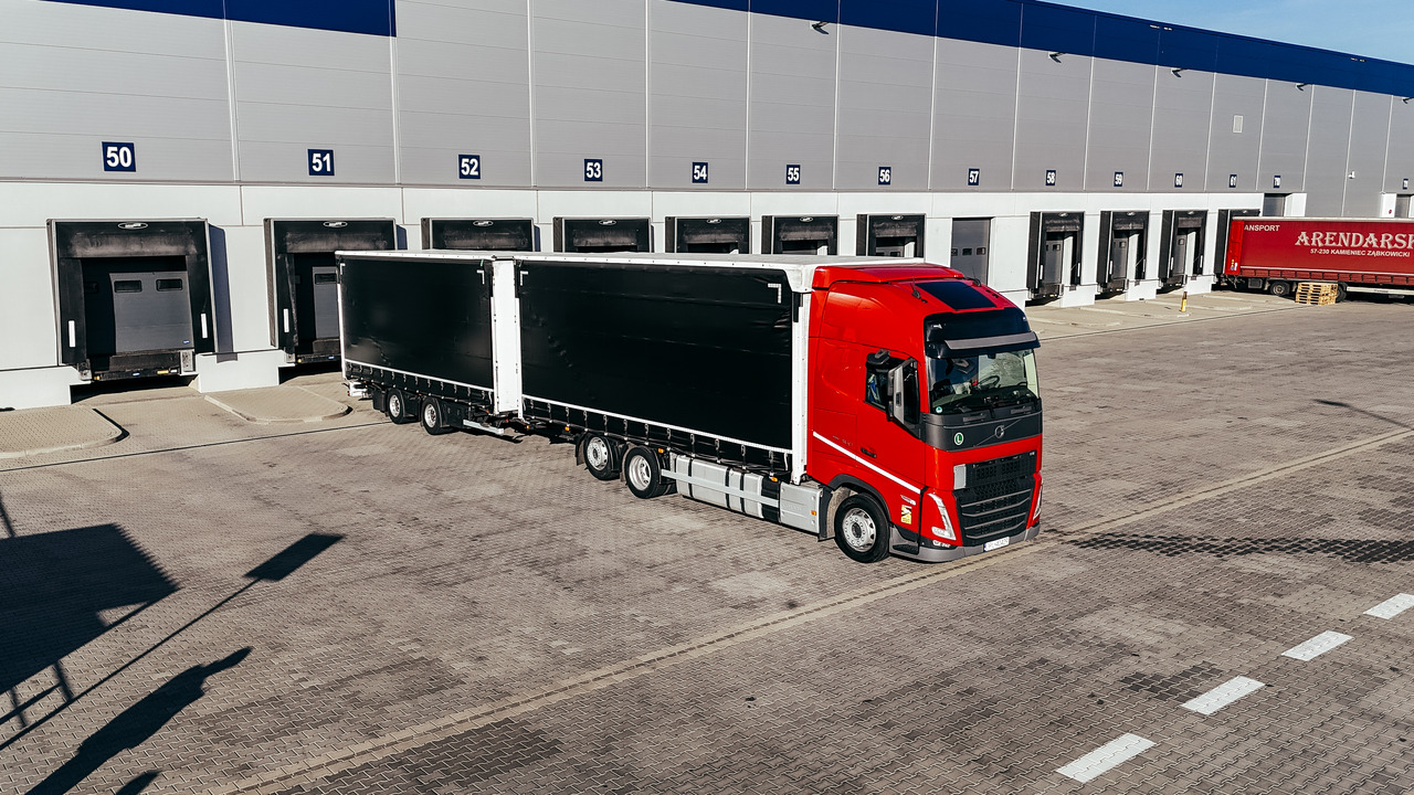 Volvo FH - Kamion sa ceradom: slika 2 Volvo FH - Kamion sa ceradom: slika 2