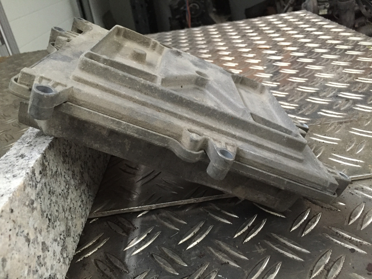 Gebr. Motorsteuergerät MAN TGM 15.280 Artikel - Nr.: 51.25833-7611 Bosch - Nr.: 0281 020 067 - Upravljačka jedinica za Kamion: slika 2 Gebr. Motorsteuergerät MAN TGM 15.280 Artikel - Nr.: 51.25833-7611 Bosch - Nr.: 0281 020 067 - Upravljačka jedinica za Kamion: slika 2