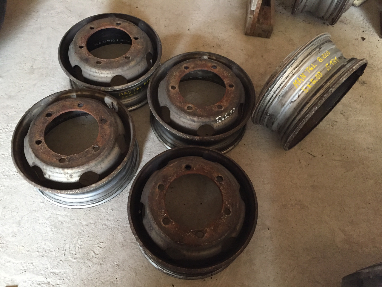 Gebrauchte Felgen 5 J x 6,00 für Reifengröße 215 x 75 x 17,5, Artikel - Nr. : 99.99999 - 9999 - Felna za Kamion: slika 5 Gebrauchte Felgen 5 J x 6,00 für Reifengröße 215 x 75 x 17,5, Artikel - Nr. : 99.99999 - 9999 - Felna za Kamion: slika 5