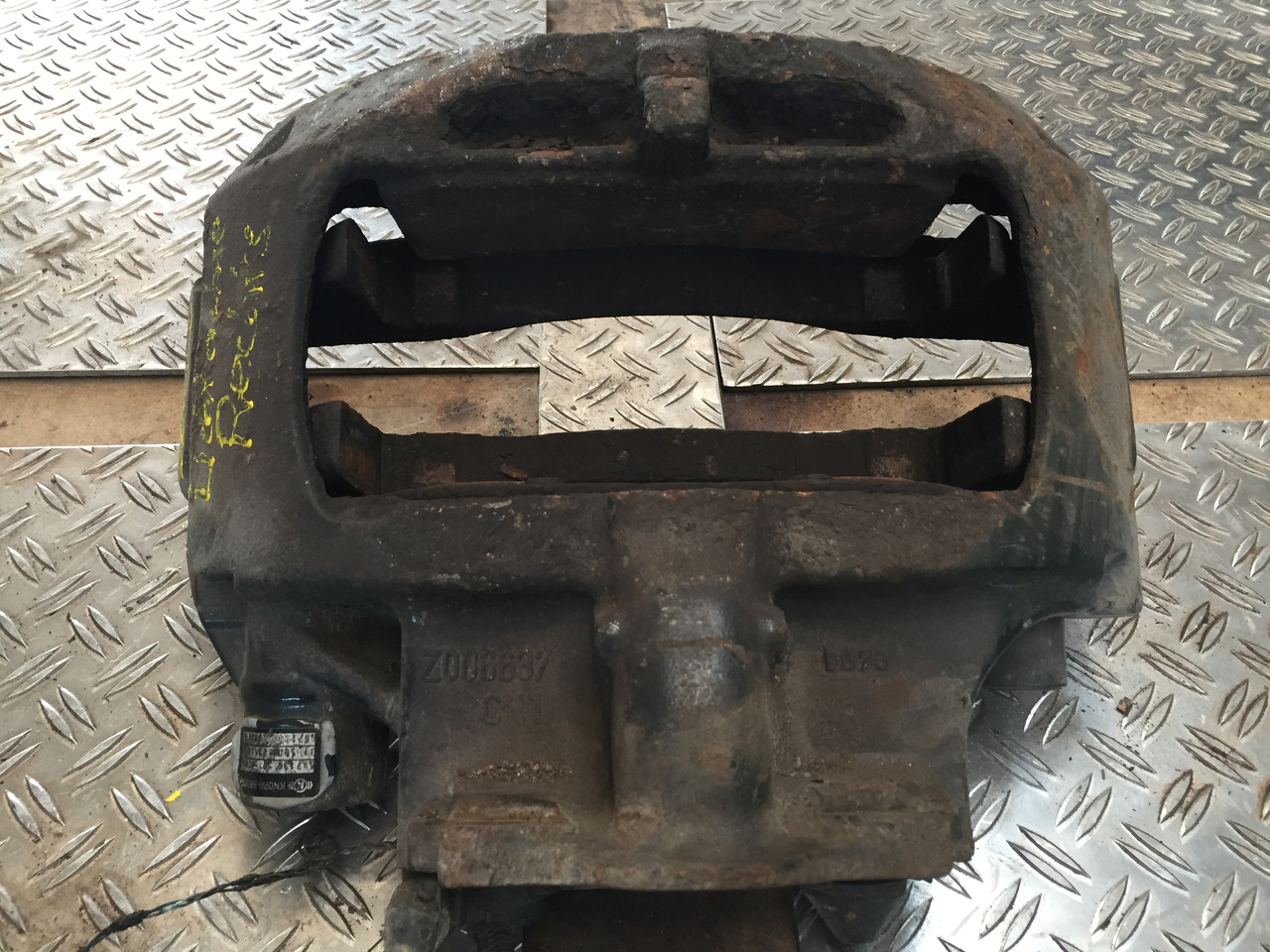 Gebrauchter Bremssattel Liftachse rechts MAN TGA 26.440, Artikel Nr. : 81.99999 - 9999 - Sklopovi kočnice za Kamion: slika 2 Gebrauchter Bremssattel Liftachse rechts MAN TGA 26.440, Artikel Nr. : 81.99999 - 9999 - Sklopovi kočnice za Kamion: slika 2