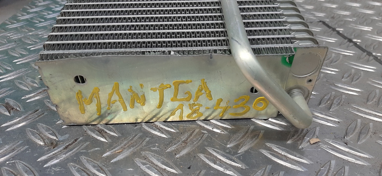 Gebrauchter Kühler, Motorkühlung, Behr D0414, MAN TGX, Artikel - Nr.: 81.99999 - 9999 - Radijator za Kamion: slika 1 Gebrauchter Kühler, Motorkühlung, Behr D0414, MAN TGX, Artikel - Nr.: 81.99999 - 9999 - Radijator za Kamion: slika 1