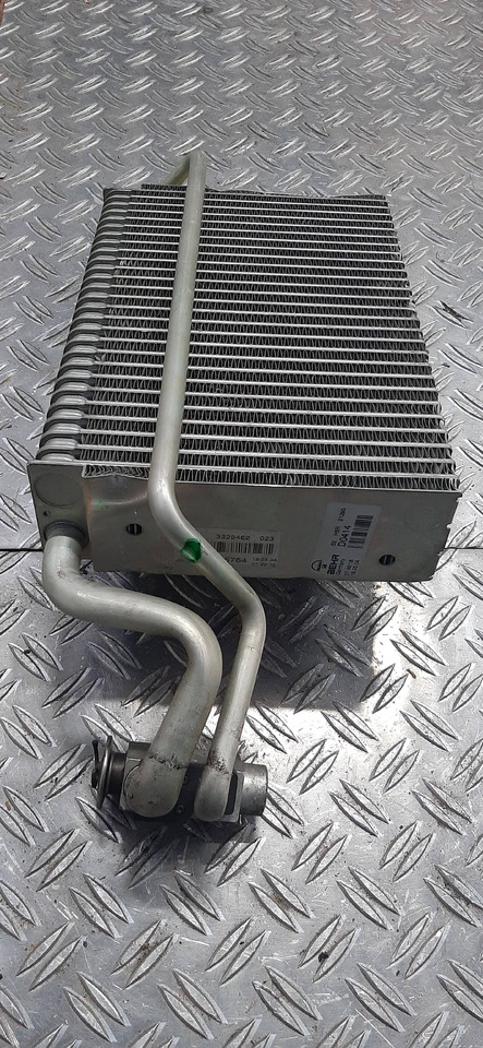 Gebrauchter Kühler, Motorkühlung, Behr D0414, MAN TGX, Artikel - Nr.: 81.99999 - 9999 - Radijator za Kamion: slika 5 Gebrauchter Kühler, Motorkühlung, Behr D0414, MAN TGX, Artikel - Nr.: 81.99999 - 9999 - Radijator za Kamion: slika 5