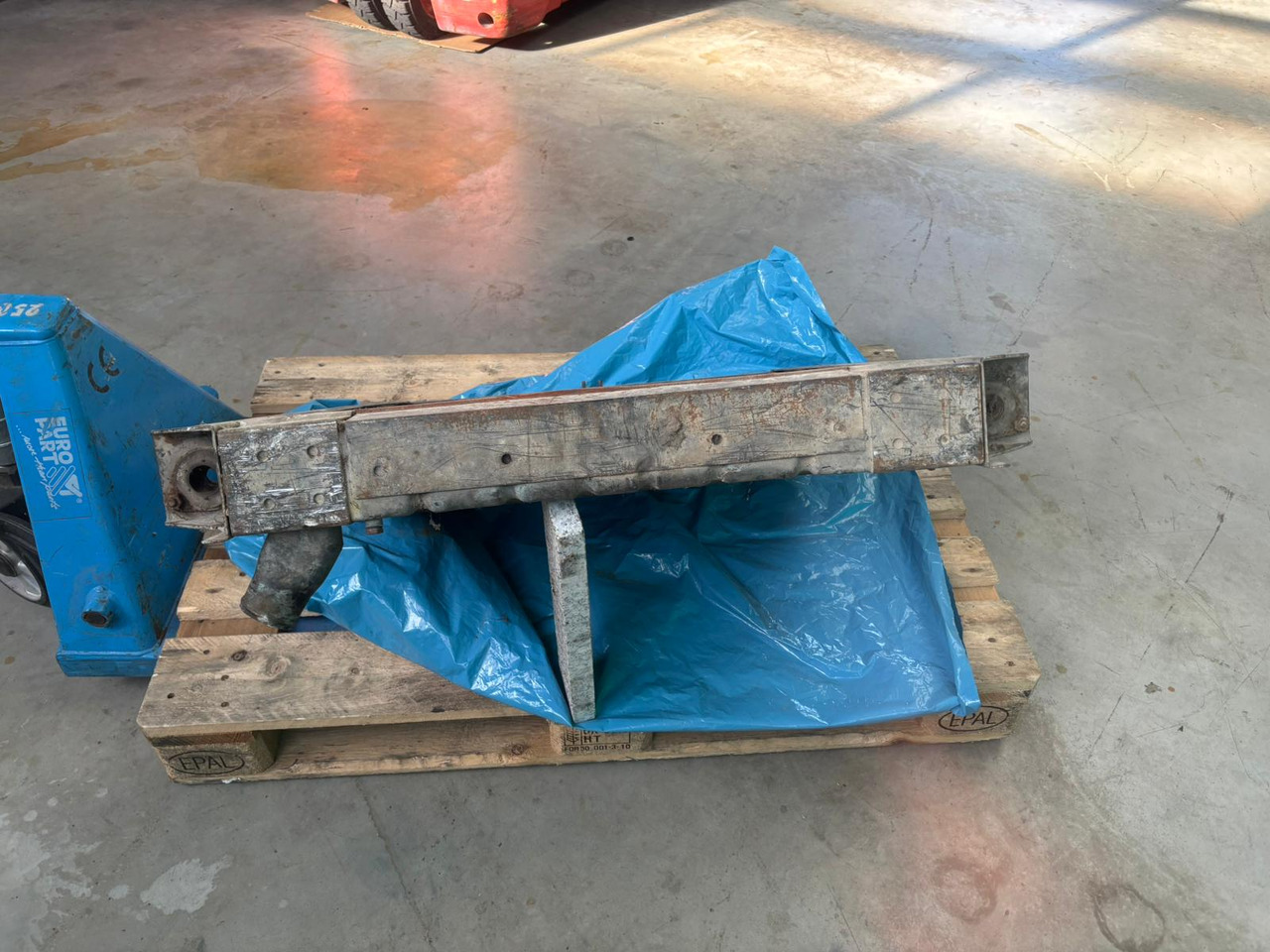 Gebrauchter MAN Kühler F8, Artikel - Nr. : 81.0610 - 16152 - Radijator za Kamion: slika 5 Gebrauchter MAN Kühler F8, Artikel - Nr. : 81.0610 - 16152 - Radijator za Kamion: slika 5