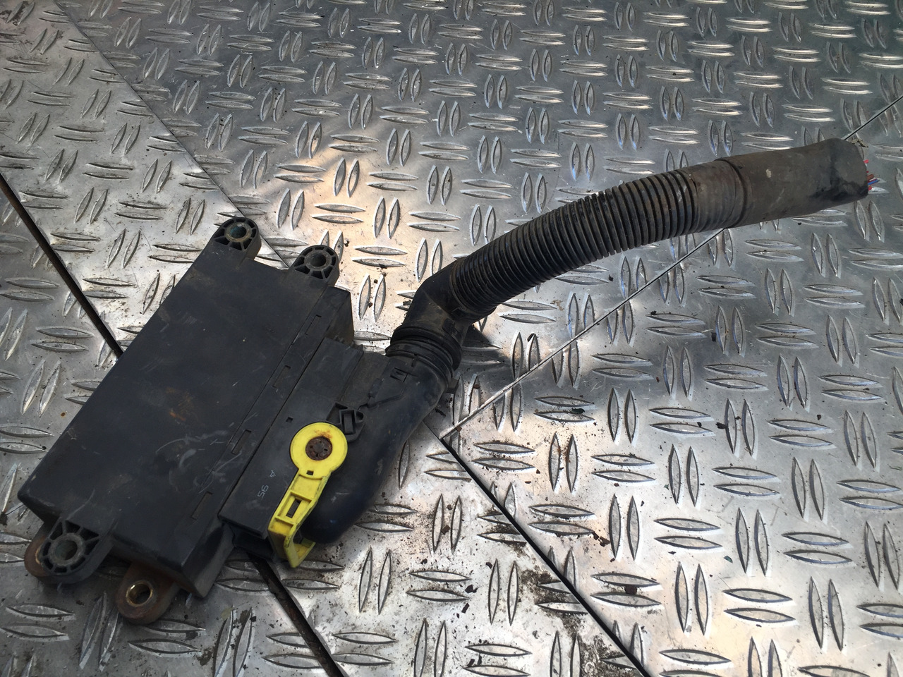 Gebrauchtes AdBlue Steuergerät, MB Atego 8.18, Artikel - Nr. : A 002 540 90 45 - Upravljačka jedinica za Kamion: slika 1 Gebrauchtes AdBlue Steuergerät, MB Atego 8.18, Artikel - Nr. : A 002 540 90 45 - Upravljačka jedinica za Kamion: slika 1