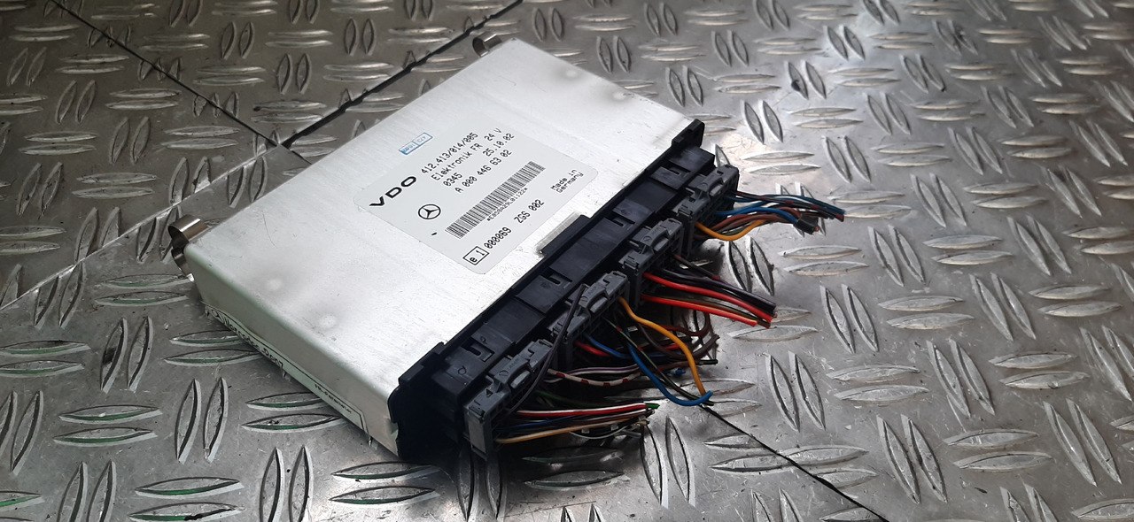 Gebrauchtes MAN Steuergerät, VDO 412.413 / 014 / 005, Artikel - Nr. : A 000 446 63 02 - Upravljačka jedinica za Kamion: slika 4 Gebrauchtes MAN Steuergerät, VDO 412.413 / 014 / 005, Artikel - Nr. : A 000 446 63 02 - Upravljačka jedinica za Kamion: slika 4