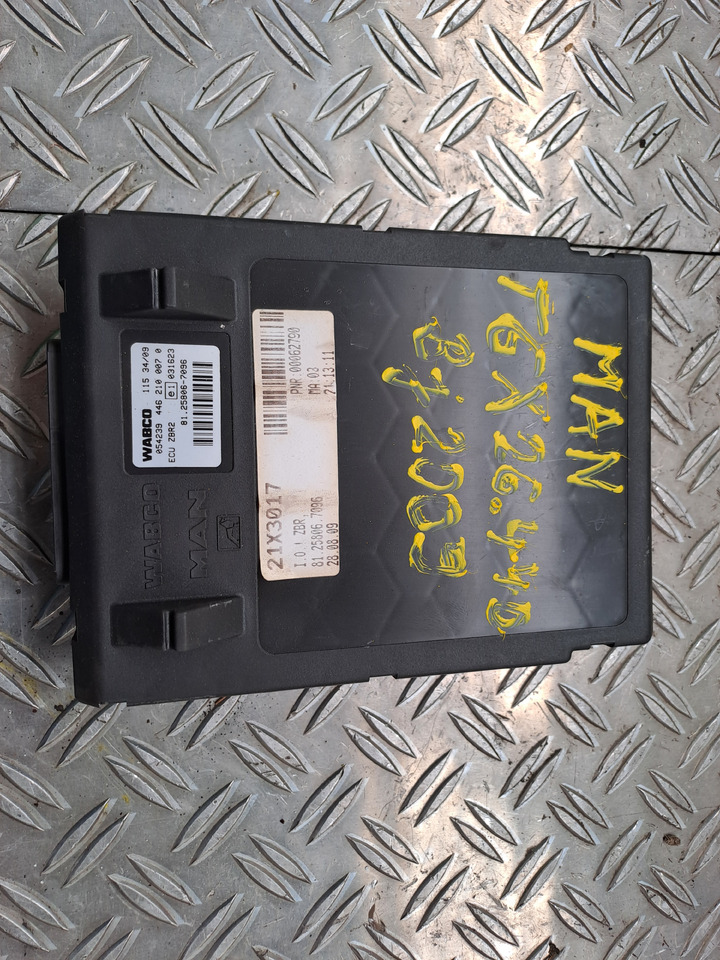 Gebrauchtes MAN TGX 26.440 Steuergerät zentraler Bordrechner, Artikel - Nr. : 81.25806 - 7096 - Upravljačka jedinica za Kamion: slika 5 Gebrauchtes MAN TGX 26.440 Steuergerät zentraler Bordrechner, Artikel - Nr. : 81.25806 - 7096 - Upravljačka jedinica za Kamion: slika 5