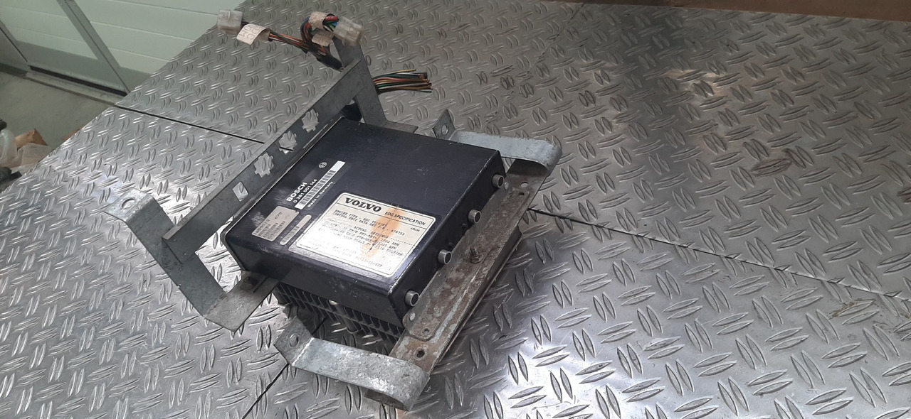 Gebrauchtes VOLVO Motorsteuergerät von Bosch , Artikel - Nr. : 0 281 001 144 - Upravljačka jedinica za Kamion: slika 4 Gebrauchtes VOLVO Motorsteuergerät von Bosch , Artikel - Nr. : 0 281 001 144 - Upravljačka jedinica za Kamion: slika 4