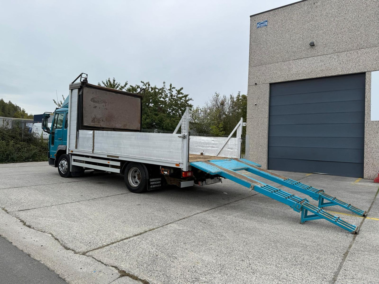 VOLVO FL 12 250, 2004 god. - Kamion sa tovarnim sandukom: slika 2 VOLVO FL 12 250, 2004 god. - Kamion sa tovarnim sandukom: slika 2