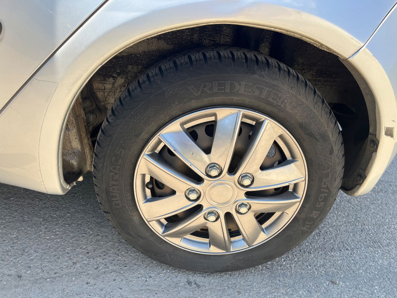 Mitsubishi Colt 1.3 Airco - Automobil: slika 5 Mitsubishi Colt 1.3 Airco - Automobil: slika 5